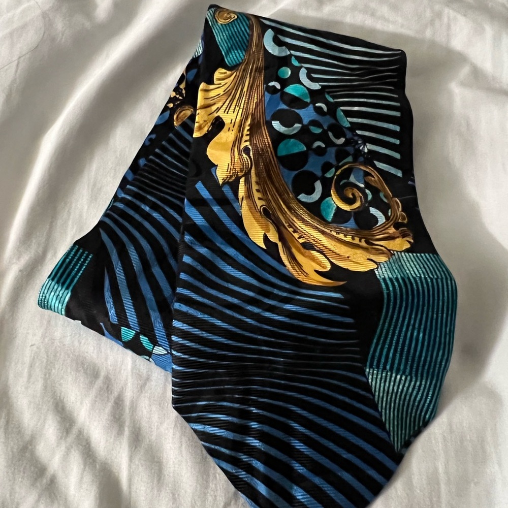 Gianni Versace mens necktie🌹❤️ - Picture 4 of 5